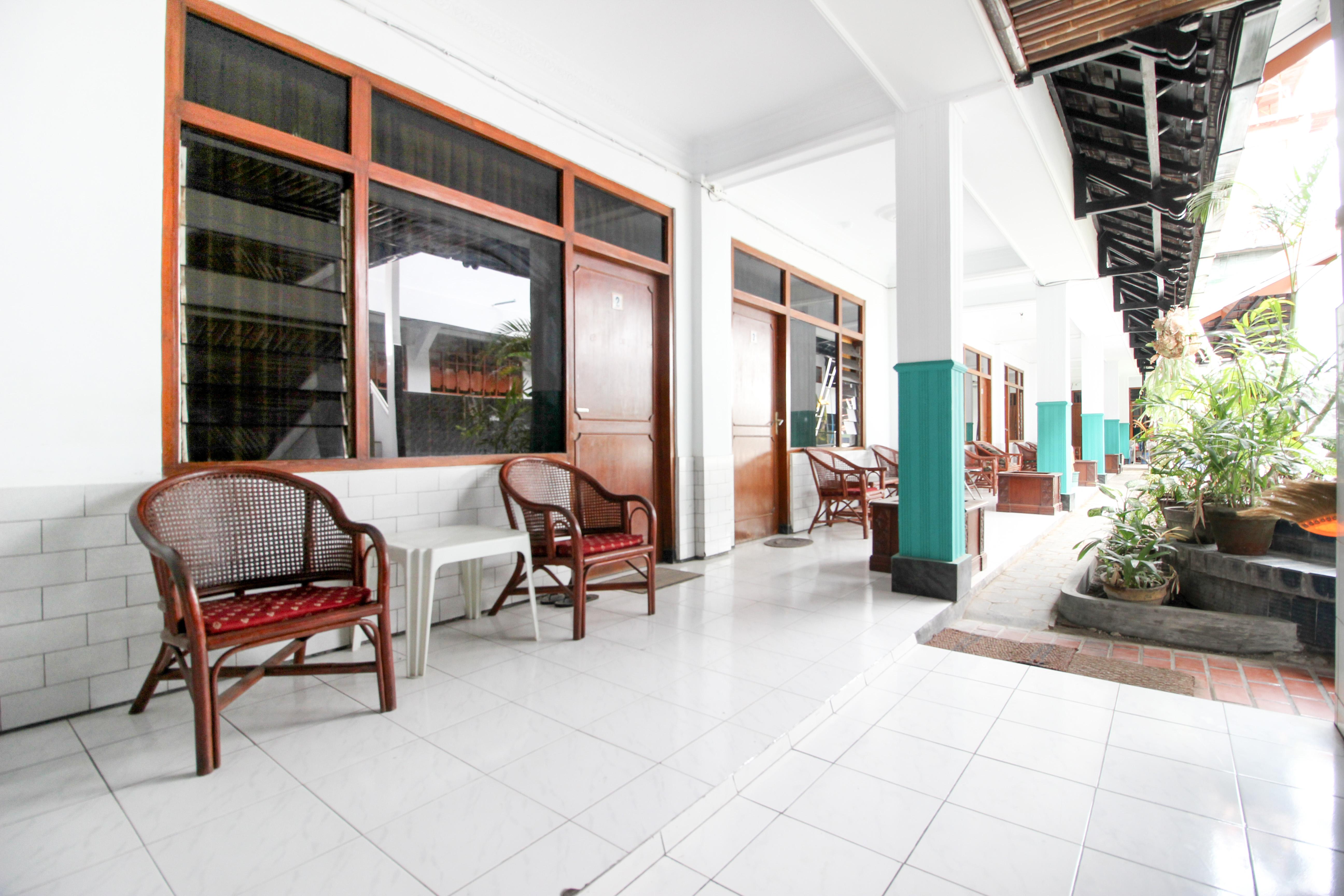 Reddoorz Plus Near Alun Alun Selatan Yogyakarta Kültér fotó