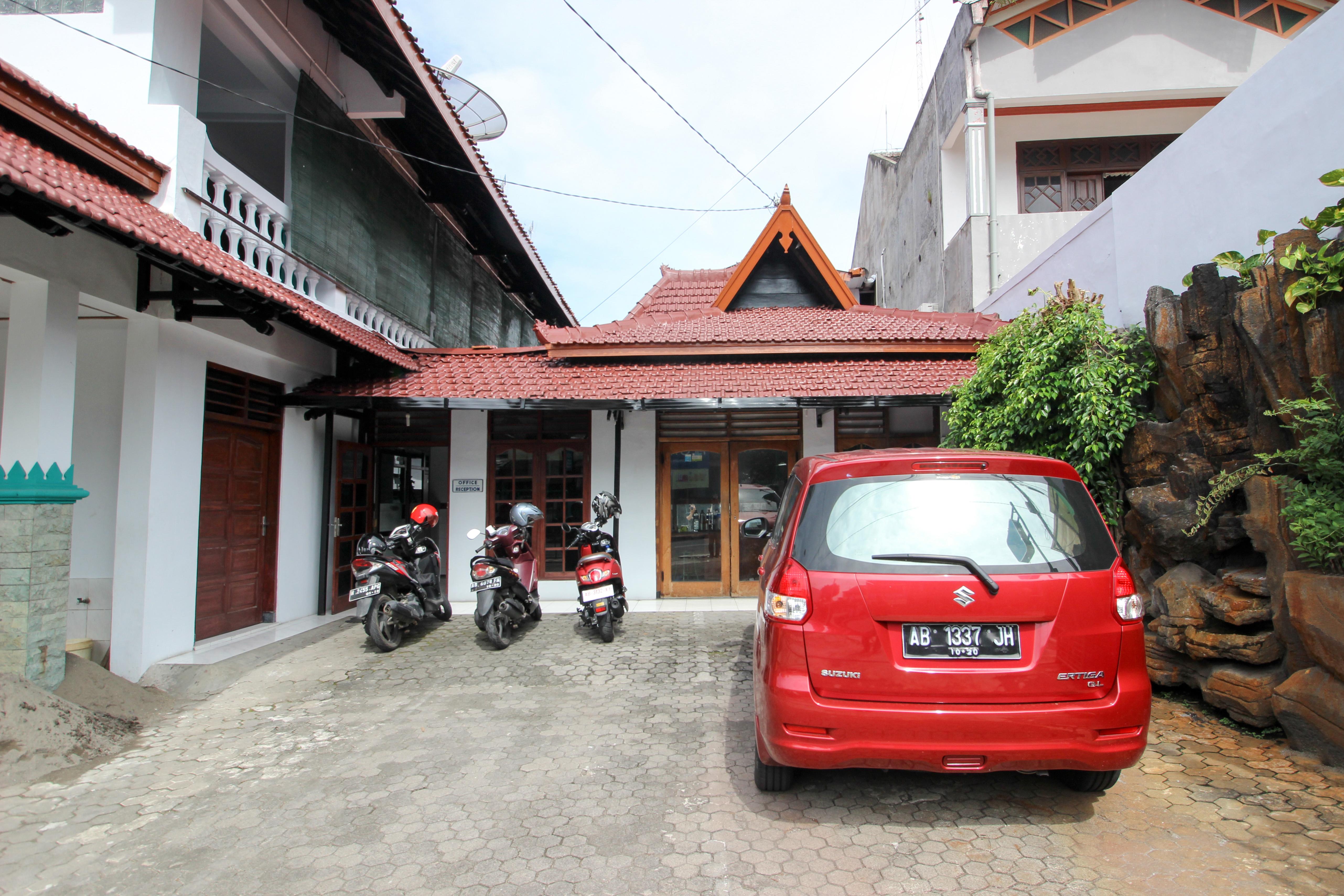 Reddoorz Plus Near Alun Alun Selatan Yogyakarta Kültér fotó